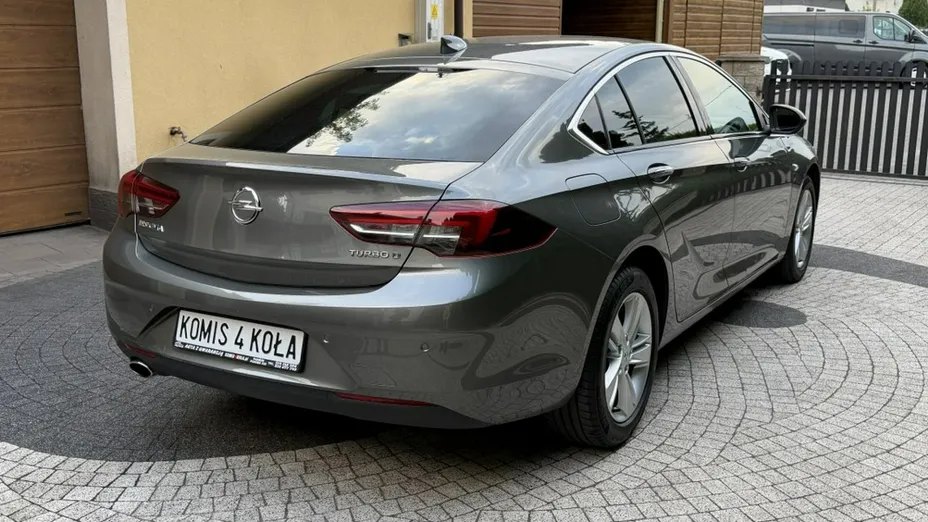 OPEL Insignia -
