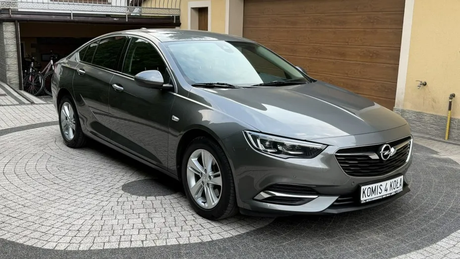 OPEL Insignia -