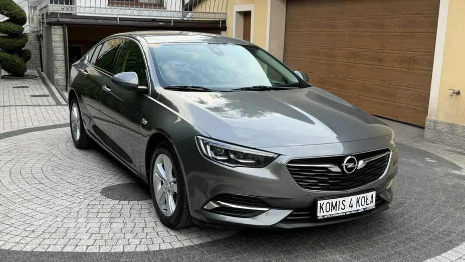OPEL Insignia -