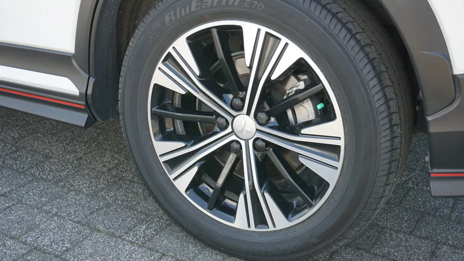 MITSUBISHI Eclipse Cross -