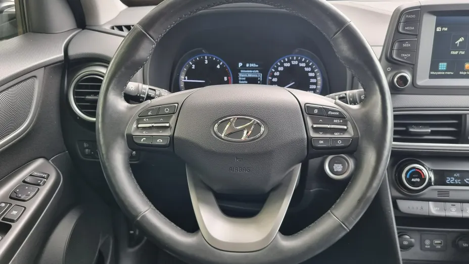 HYUNDAI Kona -