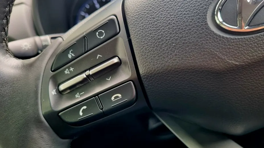 HYUNDAI Kona -