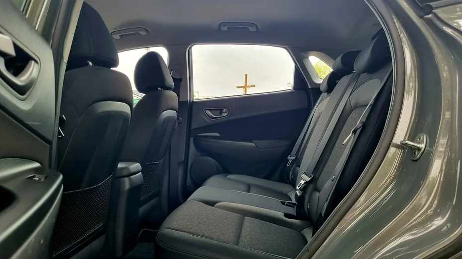 HYUNDAI Kona -