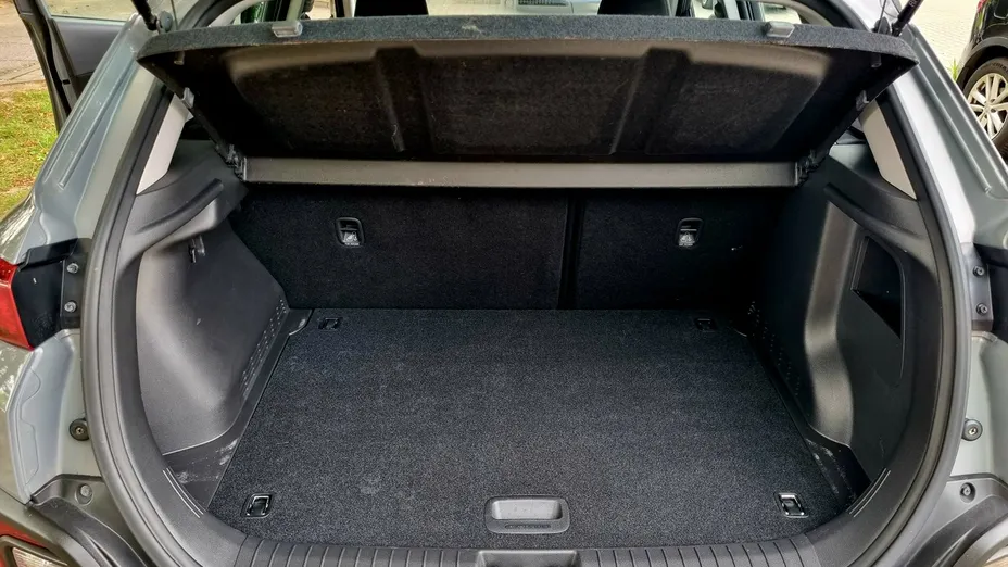 HYUNDAI Kona -
