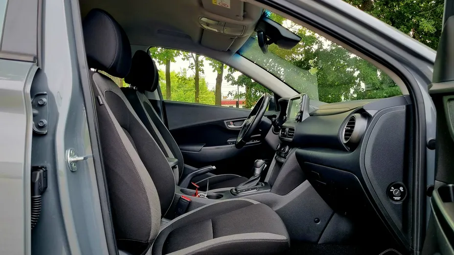 HYUNDAI Kona -