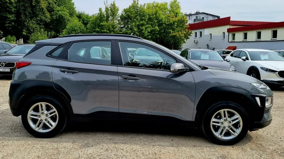 HYUNDAI Kona -