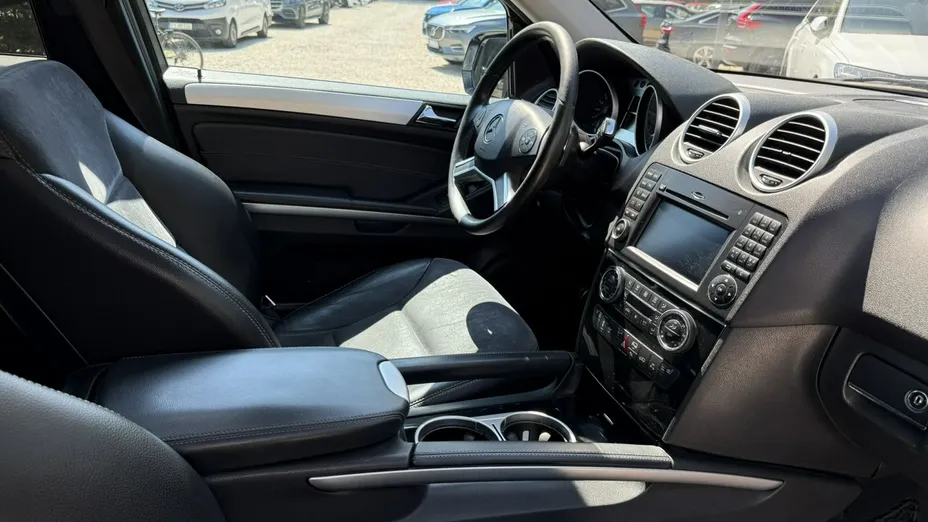 MERCEDES-BENZ ML -