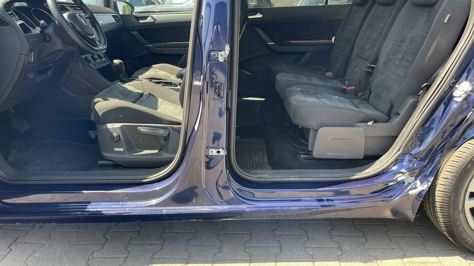 VOLKSWAGEN Touran -