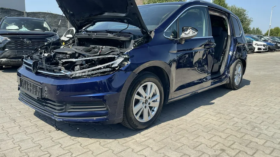 VOLKSWAGEN Touran -