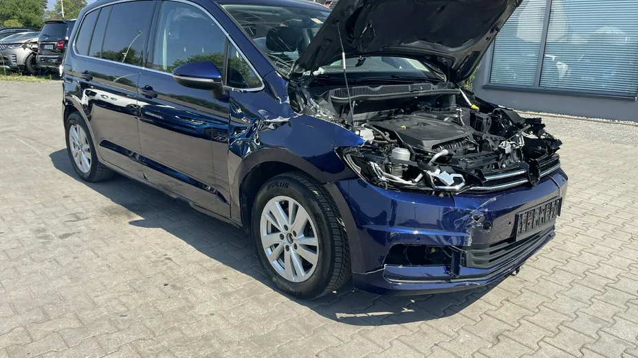 VOLKSWAGEN Touran -