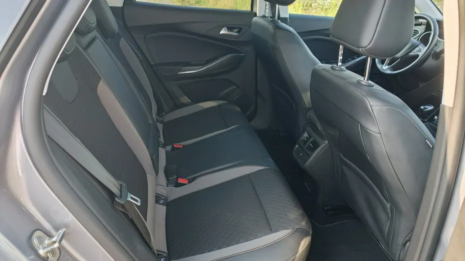 OPEL Grandland X -