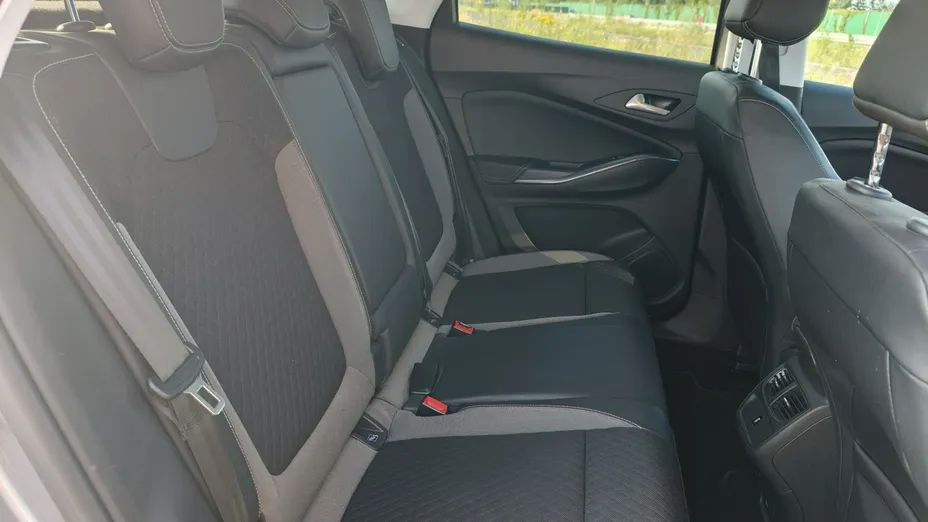 OPEL Grandland X -