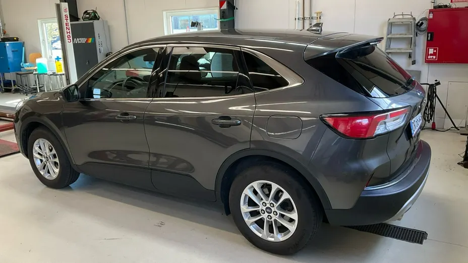 FORD Kuga -