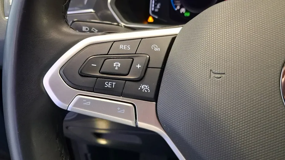 VOLKSWAGEN Tiguan Allspace -