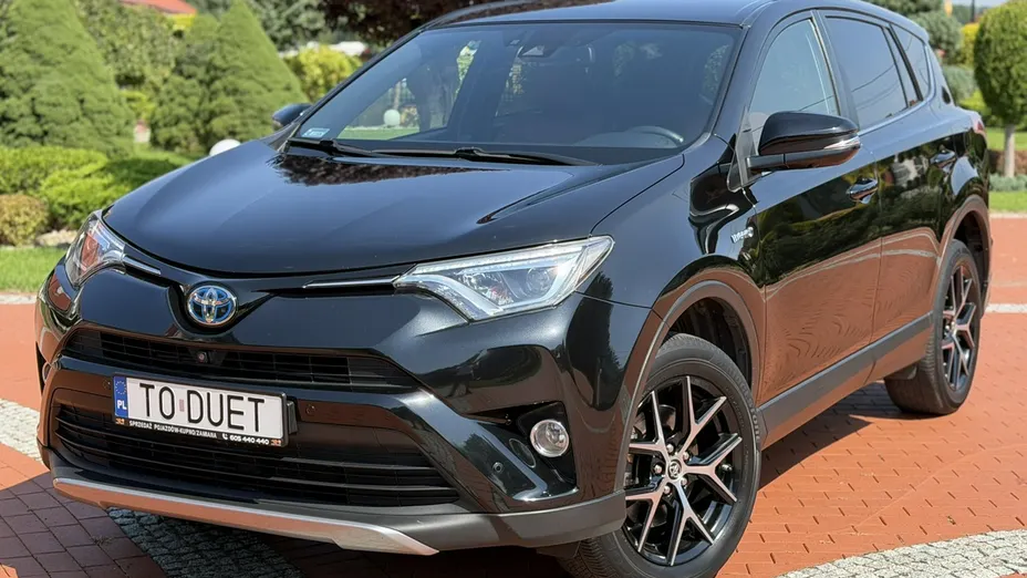 TOYOTA RAV4 -