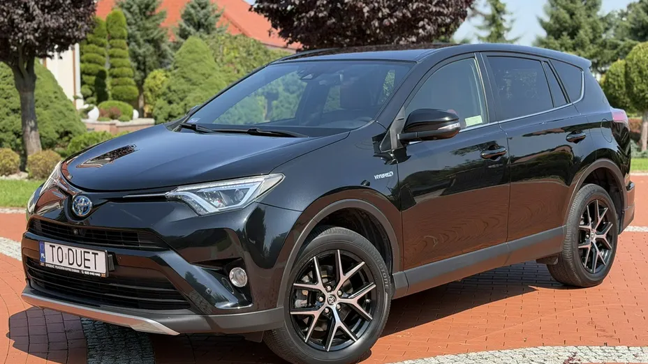 TOYOTA RAV4 -