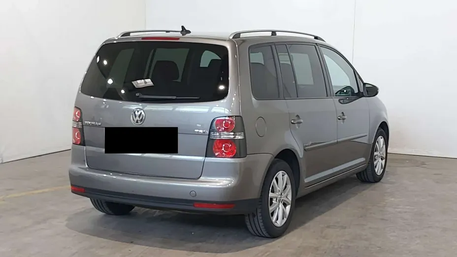 VOLKSWAGEN Touran -