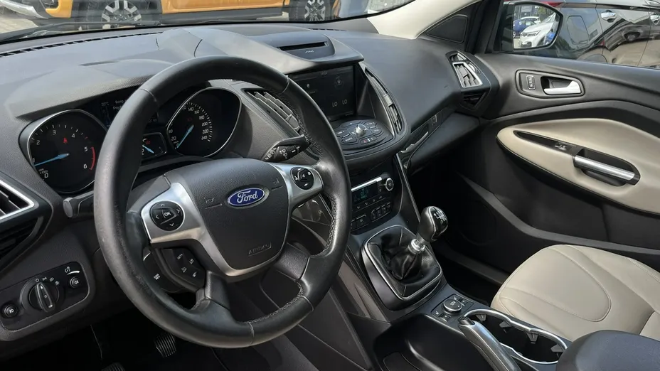 FORD Kuga -