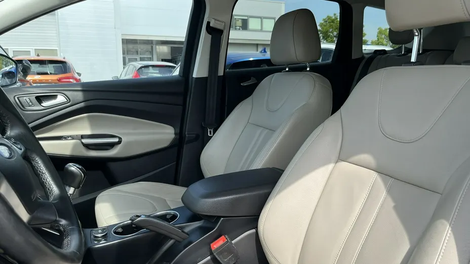 FORD Kuga -