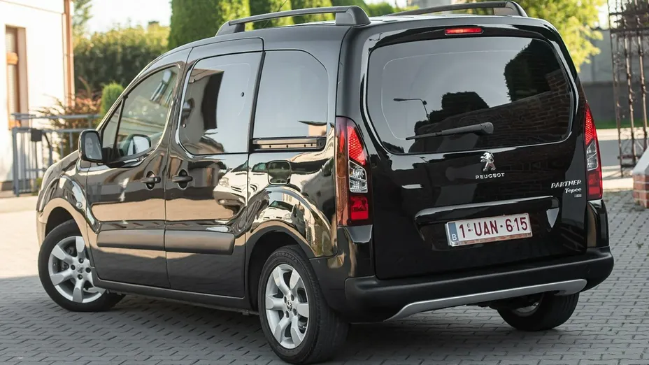 PEUGEOT Partner -