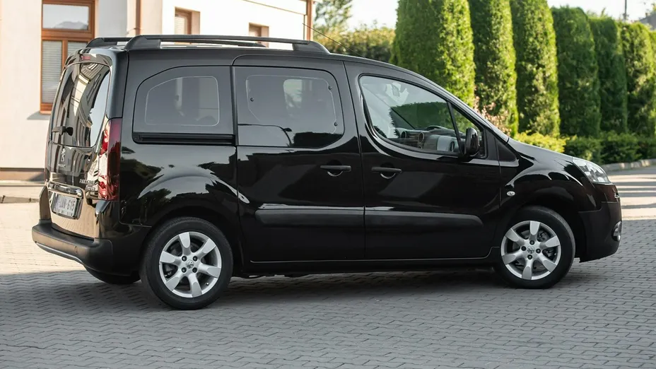 PEUGEOT Partner -