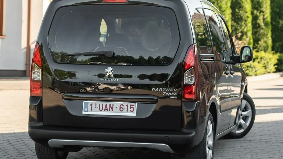 PEUGEOT Partner -