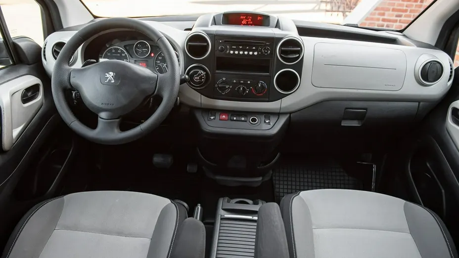 PEUGEOT Partner -