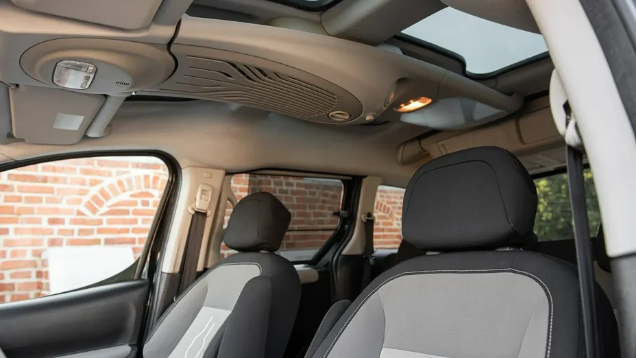 PEUGEOT Partner -