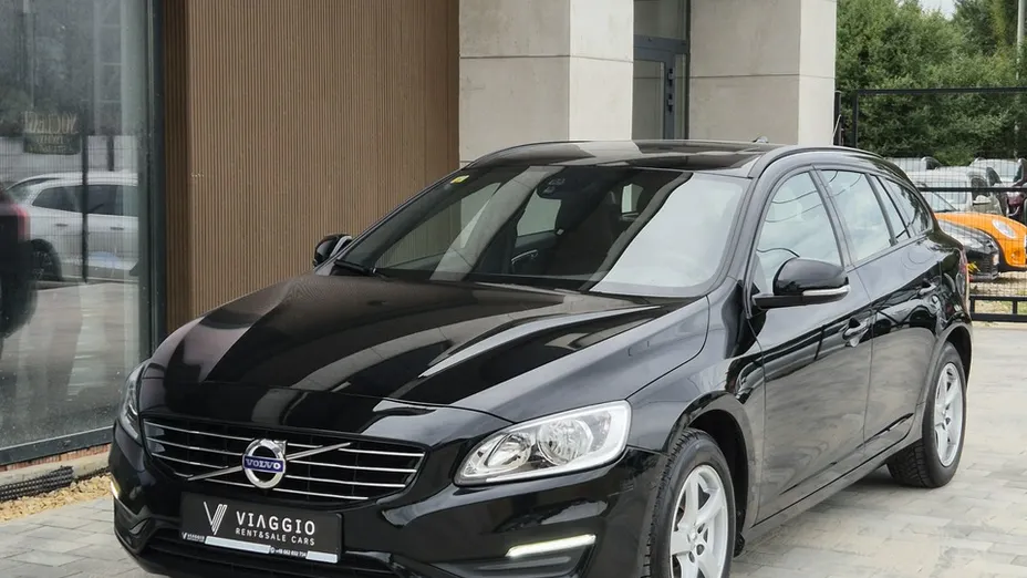 VOLVO V60 -