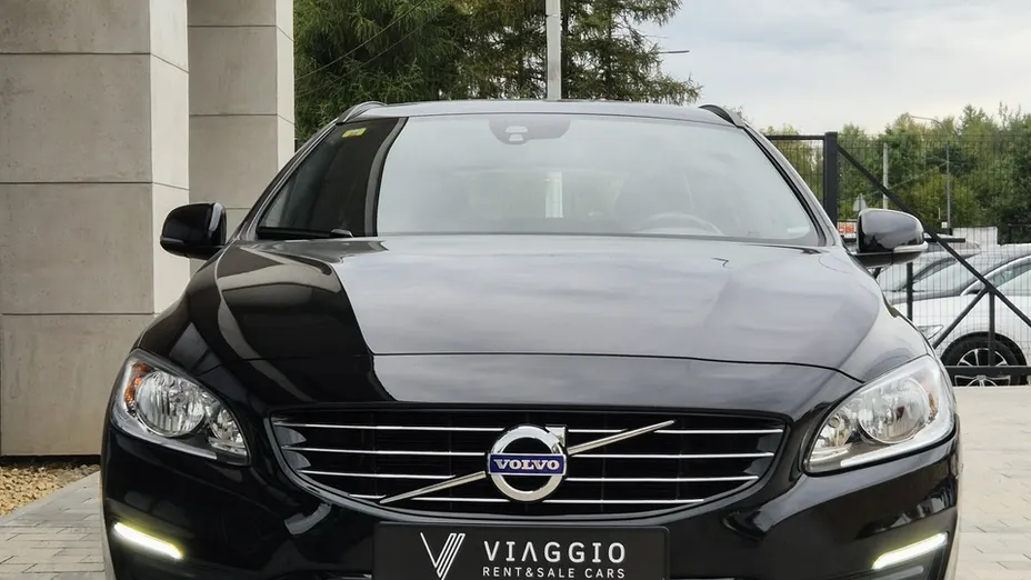 VOLVO V60 -