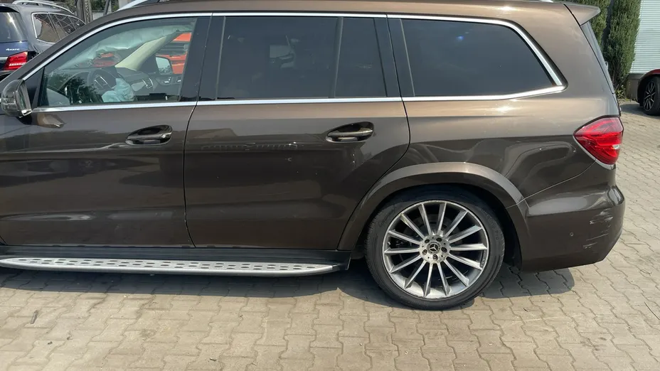 MERCEDES-BENZ GLS -