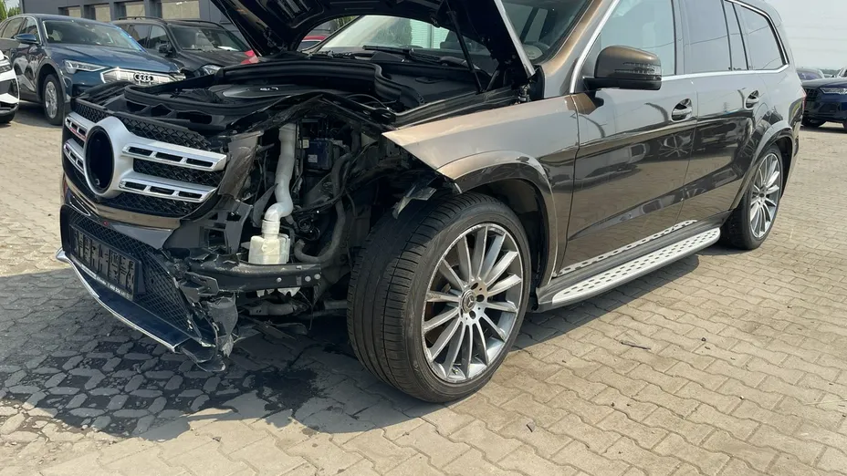 MERCEDES-BENZ GLS -