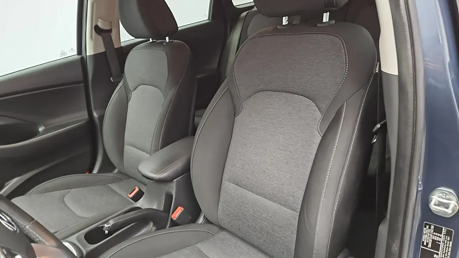 HYUNDAI i30 -