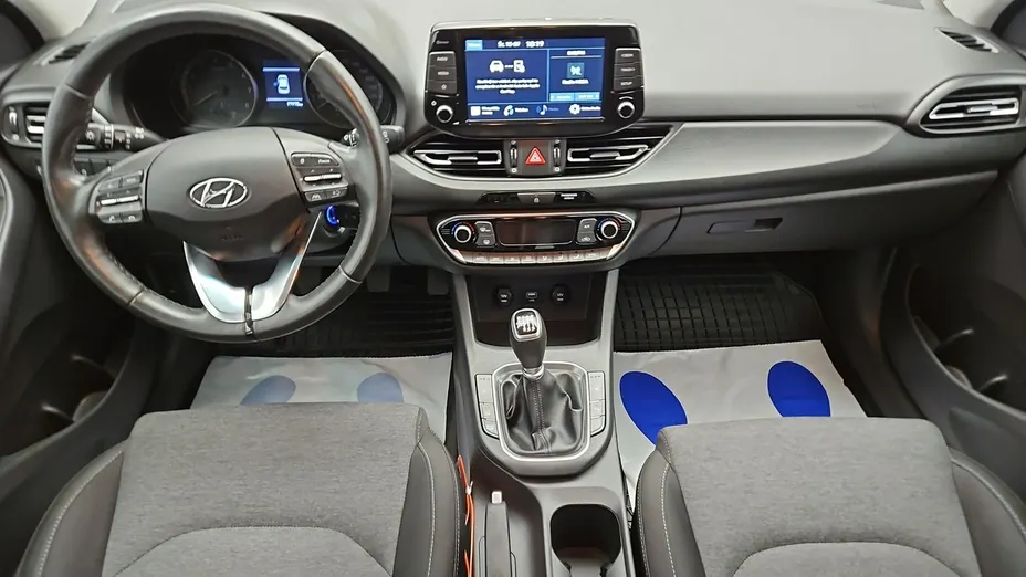 HYUNDAI i30 -