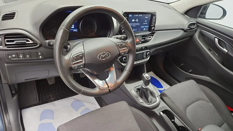 HYUNDAI i30 -