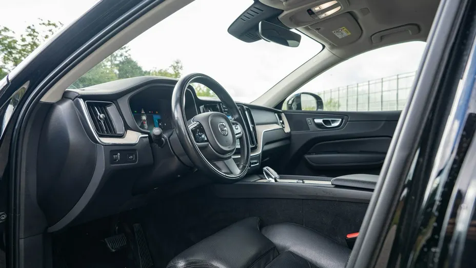 VOLVO XC60 -