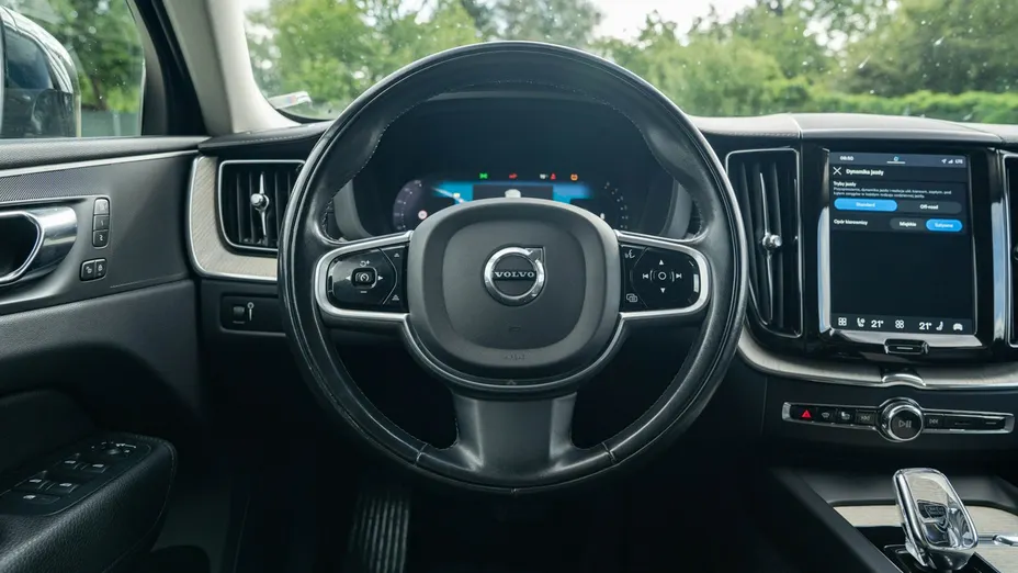 VOLVO XC60 -