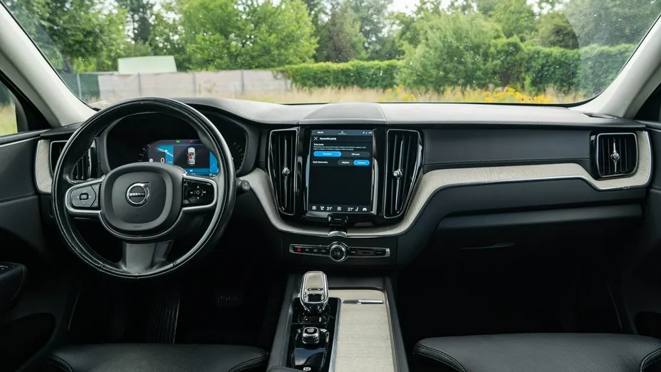 VOLVO XC60 -