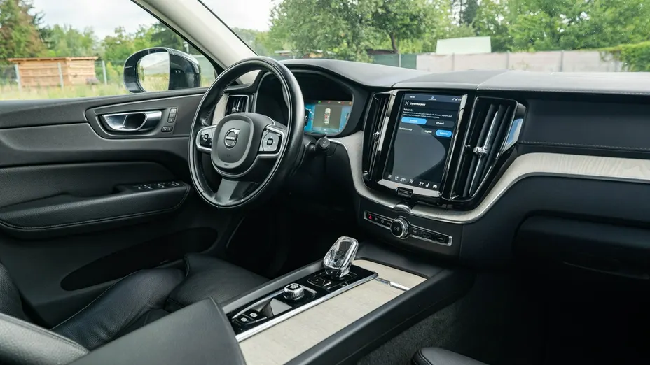 VOLVO XC60 -