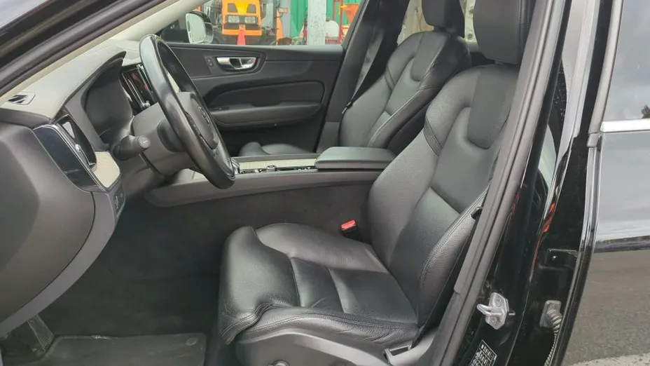 VOLVO XC60 -