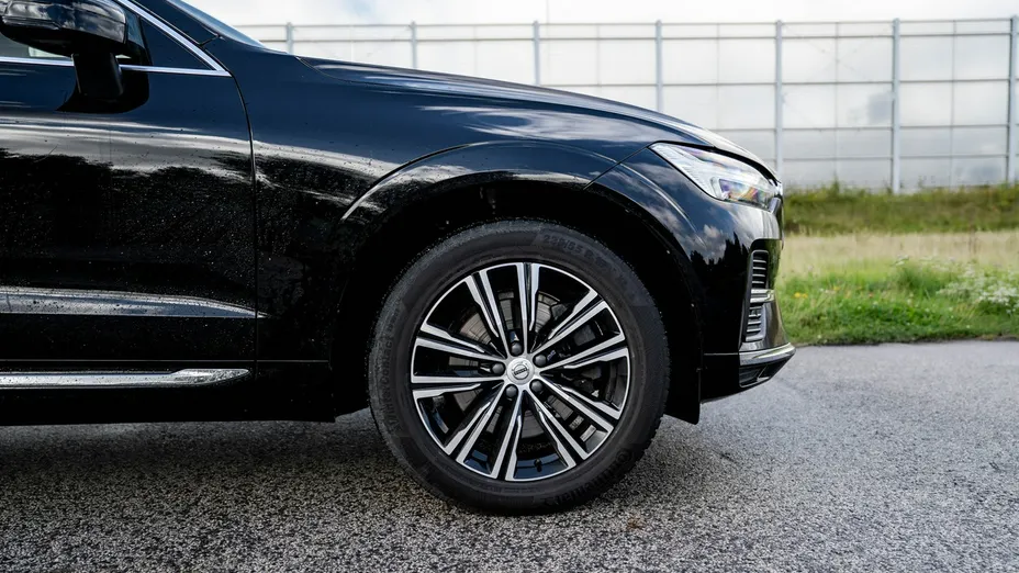 VOLVO XC60 -