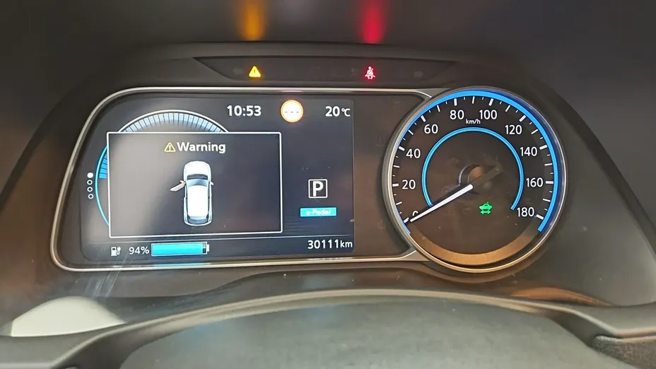 NISSAN Leaf -