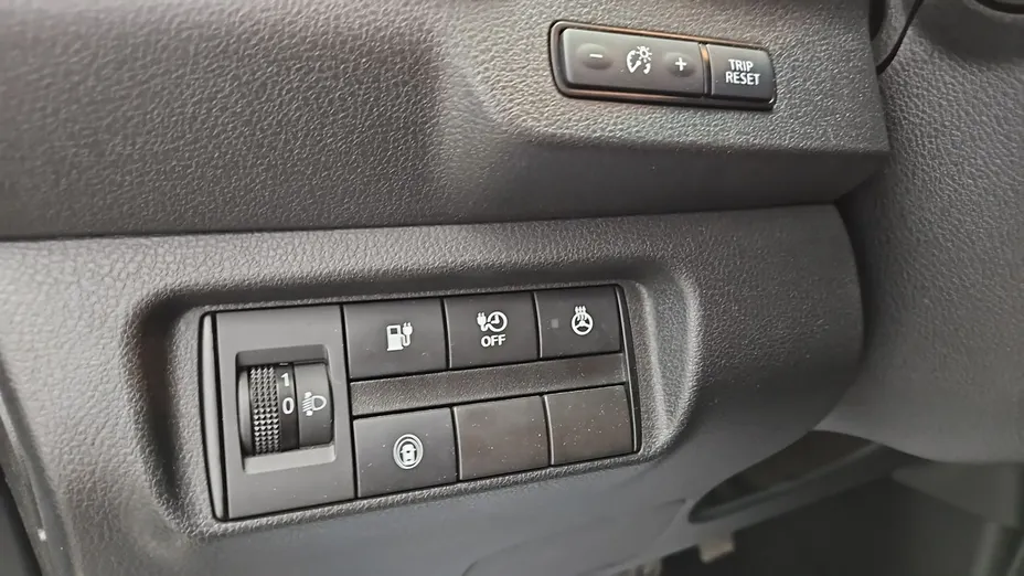 NISSAN Leaf -