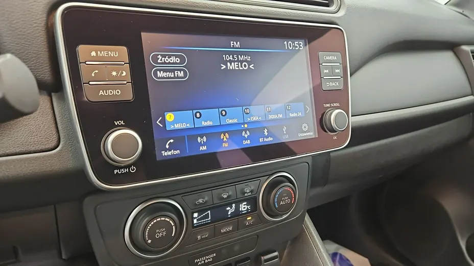 NISSAN Leaf -