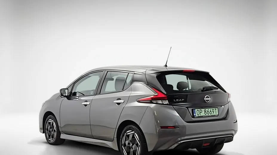 NISSAN Leaf -