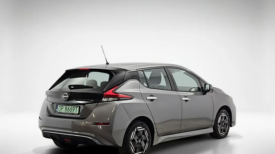 NISSAN Leaf -