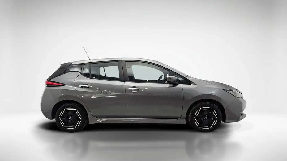 NISSAN Leaf -