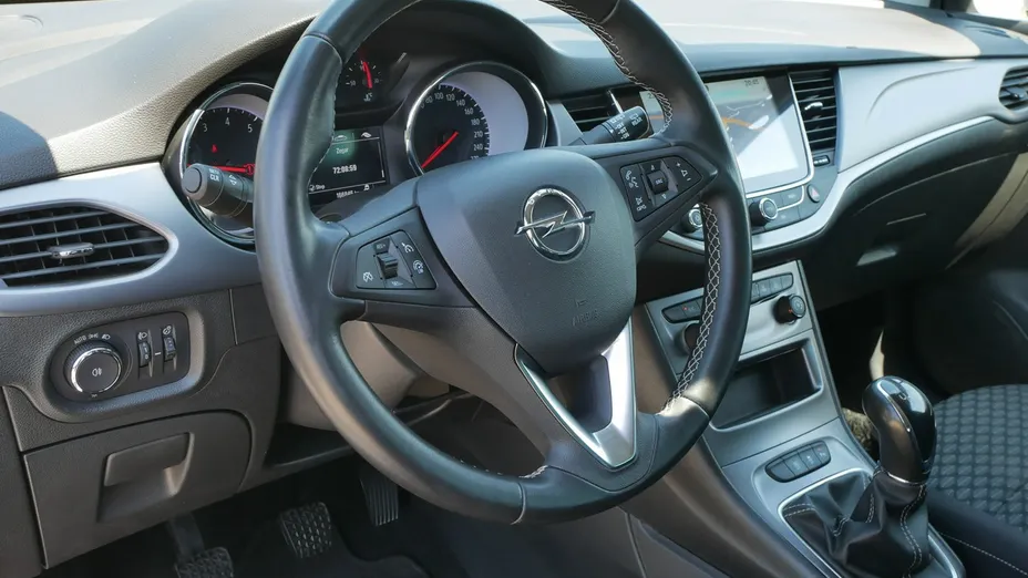 OPEL Astra -
