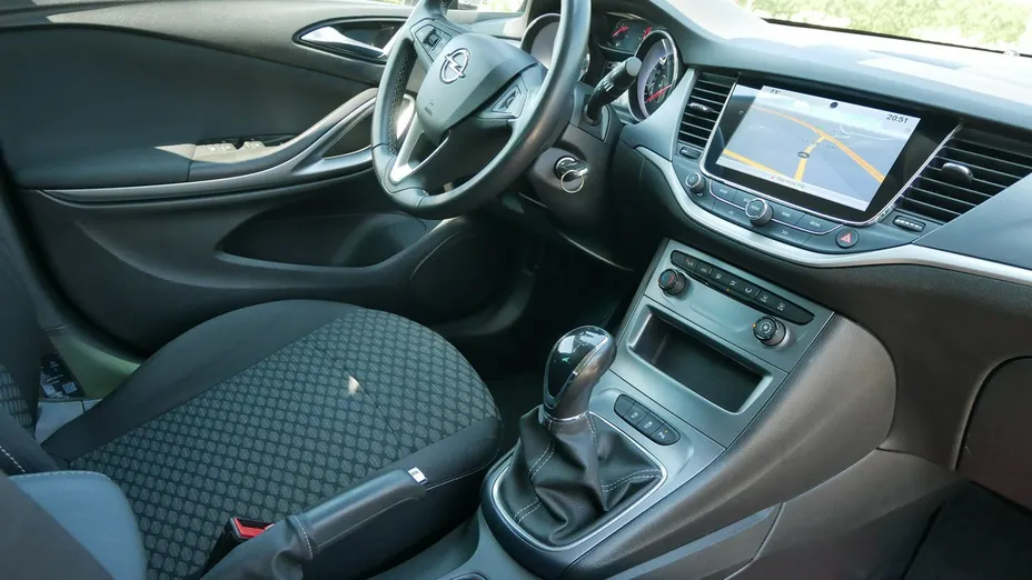 OPEL Astra -