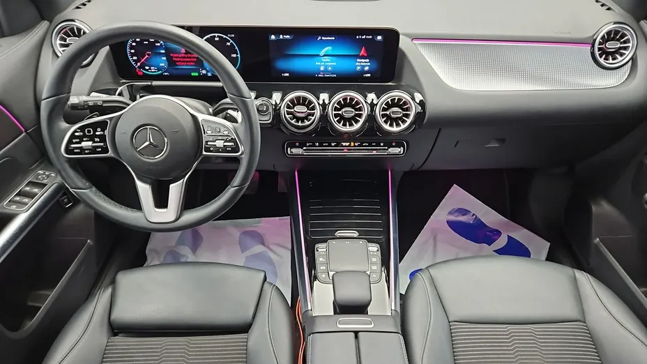 MERCEDES-BENZ EQA -